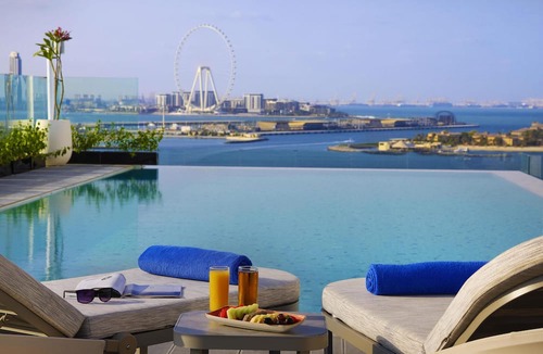 Palm Jumeirah Hotel | Tumbi Hotel Dubai The Palm, Tapestry Collection by Hilton