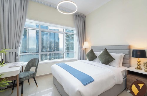 Jumeirah Lake Towers Apartment | Vogue | Lake City Tower JLT near Marina | JBR