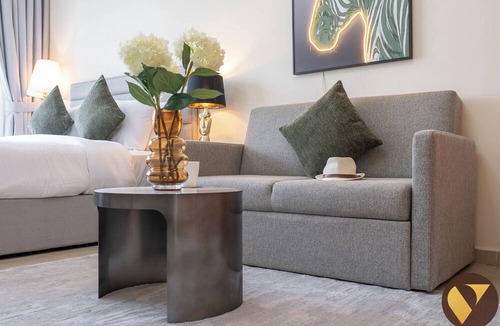 Jumeirah Lake Towers Apartment | Vogue | Lake City Tower JLT near Marina | JBR