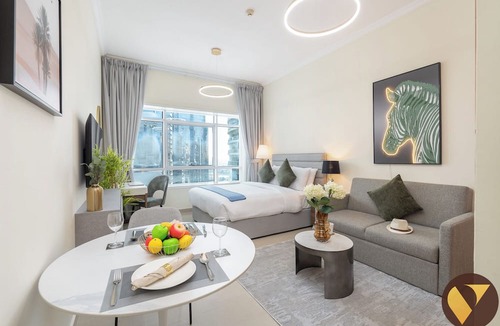 Jumeirah Lake Towers Apartment | Vogue | Lake City Tower JLT near Marina | JBR