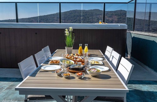 Elqosh Cabin | Naomi Boutique Suites
