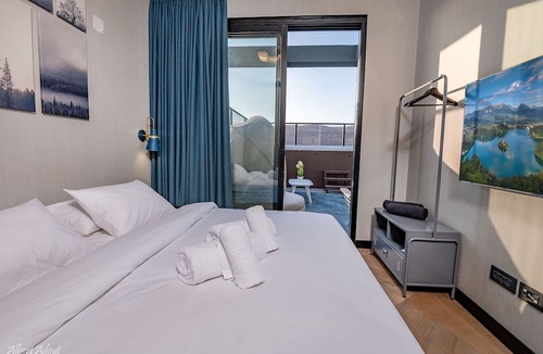 Elqosh Cabin | Naomi Boutique Suites