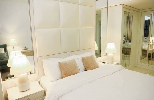 Bur Dubai Apartment | Charming 1 BR Apartment with a fantastic View of The Burj Khalifa