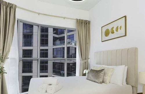 Downtown Dubai Apartment | LUX Executive Burj Khalifa View Suite
