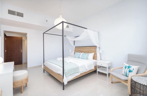 Bab Al Bahr Apartment | Contemporary Living by The Sea 2BD New Listing