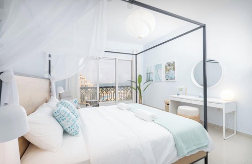 Bab Al Bahr Apartment | Contemporary Living by The Sea 2BD New Listing