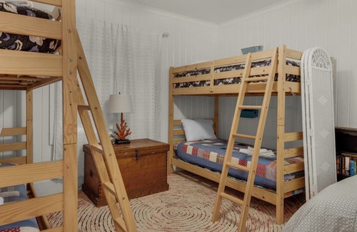 Seagrove Beach House | 2 Minutes to the Beach; Close to Seaside, Vintage Cottage in Old Seagrove