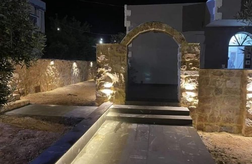 Shoubak Hostel | Wadi Al Nakhil Hostel