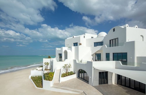 Ghantoot Resort | Anantara Retreat Santorini Abu Dhabi - Adults Only