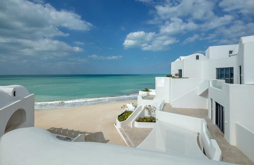 Ghantoot Resort | Anantara Retreat Santorini Abu Dhabi - Adults Only