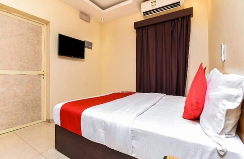 Al Seer Hotel | OYO 1202 Royal Plaza Residence -3