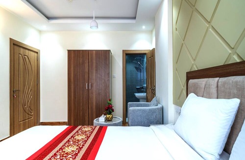 Seeb Hotel | OYO Townhouse 156 Rose Hotel Apartments.