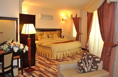 Al Ghubrah Ash Shamaliyyah Hotel | Capital O 155 Dmas Hotel