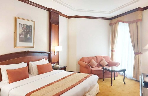 Al Muraqqabat Hotel | Knight Castle Hotel