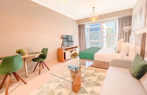 Jumeirah Lake Towers Apartment | Cosmos Living Elegant Studio Near Marina