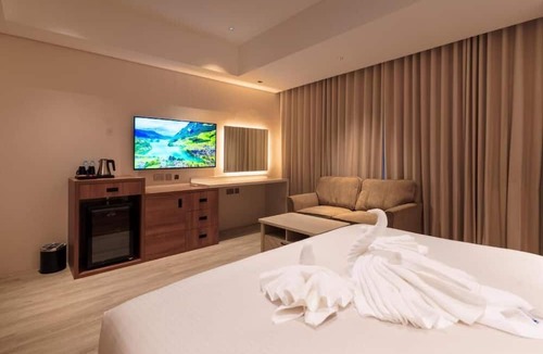 Al Ghubrah Ash Shamaliyyah Hotel | Jarzez Inn