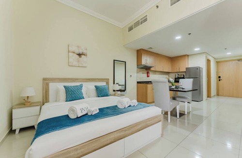 Al Barsha Apartment | PVH - Lincoln Park - Sleek Studio