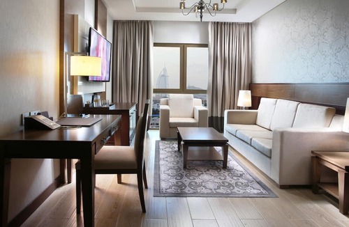 Sheikh Zayed Road Hotel | Metropolitan Hotel Dubai