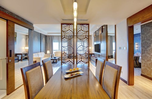 Sheikh Zayed Road Hotel | Metropolitan Hotel Dubai