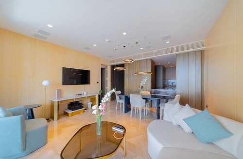 Palm Jumeirah Apartment | Fascinating 1BR with Burj Arab View at FIVE Palm