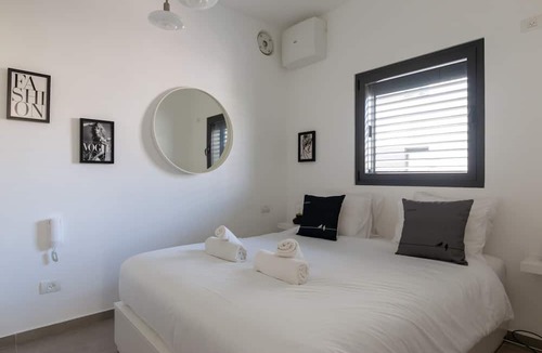 Kerem HaTeimanim Apartment | Charming & Quiet 1 BR in Heart Tel Aviv SAFE ROOM