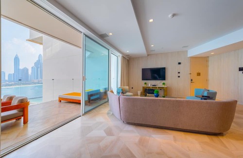 Palm Jumeirah Apartment | Lavish Sea View 2BR at FIVE Palm