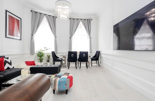 City of Westminster Apartment | Right opposite Hyde Park and moments from Oxford Street
