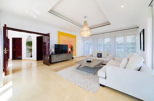 Palm Jumeirah Villa | 5* Villa w/Private Pool/Beach on Palm Jumeirah
