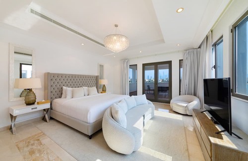 Palm Jumeirah Villa | 5* Villa w/Private Pool/Beach on Palm Jumeirah