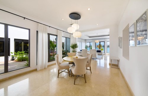 Palm Jumeirah Villa | 5* Villa w/Private Pool/Beach on Palm Jumeirah