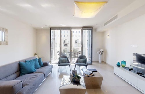 Jerusalem City Centre Apartment | ❤MAMILLA 2 bdrs w. view ❤ My BEST JLM Experience ❤