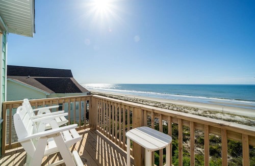 Emerald Isle House | Family & Dog Friendly Oceanfront