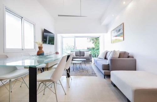 Tel Aviv City Center Apartment | Quiet 2BR Apartment in Adam HaCohen by HolyGuest
