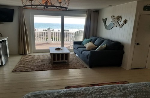 Atlantic Beach House | OCEAN FRONT WITH THE BEST OCEAN VIEWS. HEATED POOL & HOT TUB ALL YEAR