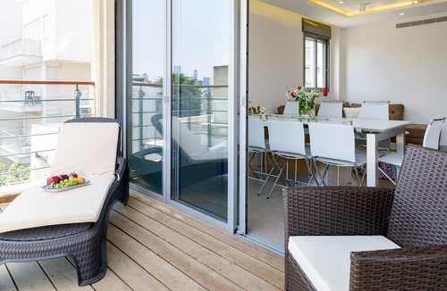 Tel Aviv Promenade Apartment | MAMAD Comfort 3BR & Balcony in City Center by FeelHome