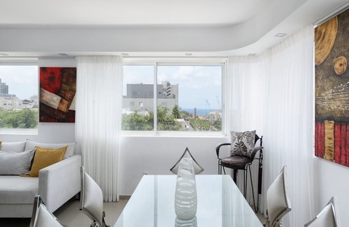 Old North Apartment | Penthouse with Terrace & Panoramic View by FeelHome