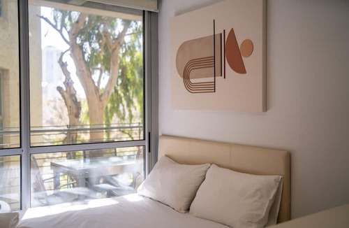 Jerusalem City Centre Apartment | MAMAD Quiet with Terrasse in City Center by FeelHome