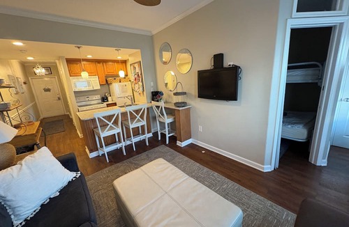 North End Condo | 2 Bedroom Condo *Pool* 1 Block from Beach