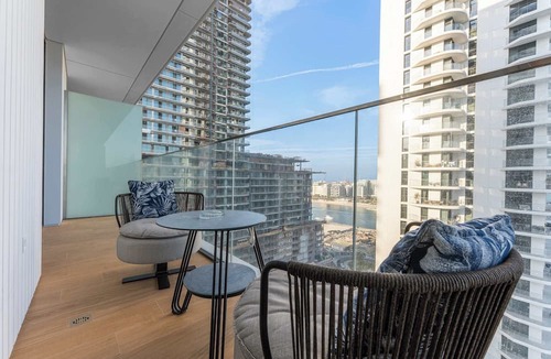 Dubai Marina Apartment | Free housekeeping visits during your stay - StayShort - Elegant 1 Bedroom in EMAAR Beachfront that Sleeps 2