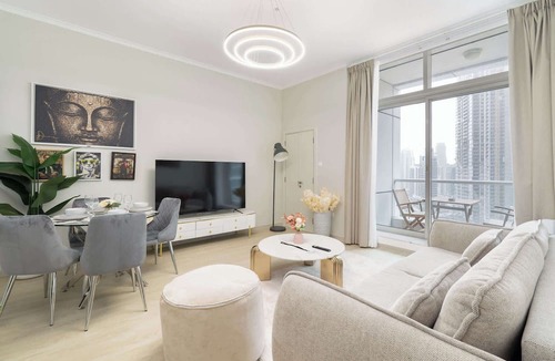 Dubai Marina Apartment | Free housekeeping visits during your stay - StayShort - Refined 1 Bedroom Retreat Sleeps 4 in Dubai Marina