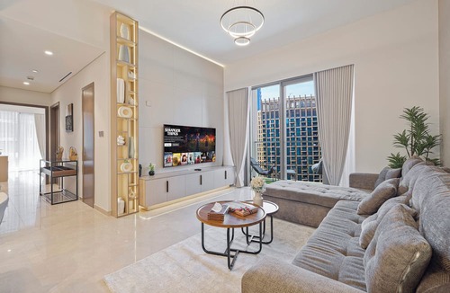 Downtown Dubai Apartment | Grande Suites by Hostiva - Burj View
