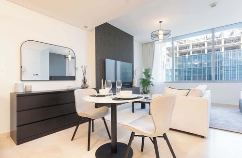 Bur Dubai Apartment | Free housekeeping visits during your stay - StayShort - Extravagant Studio in DIFC with Skyline Views!