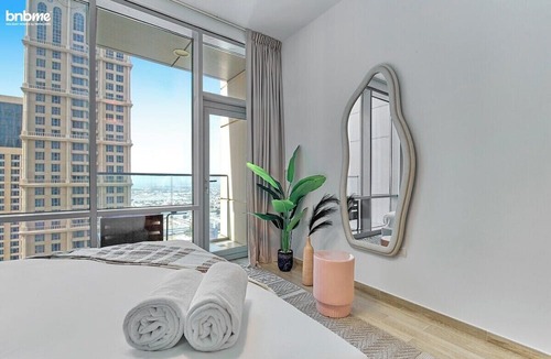 Business Bay Apartment | bnbme | Premium Apt with Balcony – near Burj Khalifa