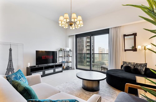 Downtown Dubai Apartment | Sleek 3BR with Burj Park & Dubai Fountain view