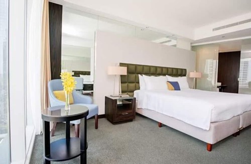 Jumeirah Lake Towers Hotel | voco Bonnington | Deluxe Room | Pool, Sauna + Steam, Dubai Marina Minutes