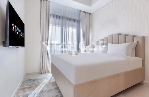 Sheikh Zayed Road Apartment | Staycae Holiday Homes - Aykon C