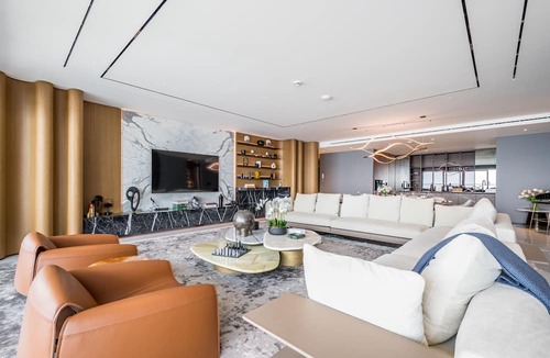Dubai Marina Apartment | Picturesque 3BR Apartment with Assistant Room in The One JBR