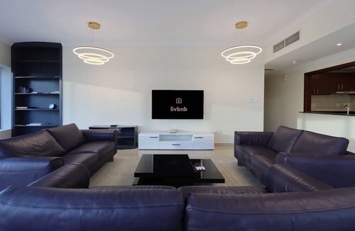 Dubai Marina Apartment | 3BR with Marina Skyline Views, Near Mall & Metro