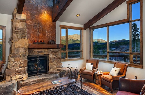 Breckenridge House | The Apex of Ski-In Ski-out Estates. Walk to Restaurants, Theater, Hot Tub, Game Tables!