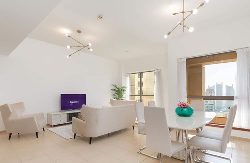 Dubai Marina Apartment | Dream Inn - 3BR Apartment with Marina View